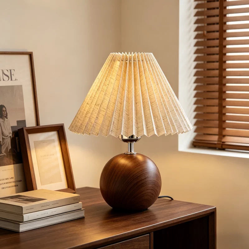 Vintage pleated table lamp/bedside lamp